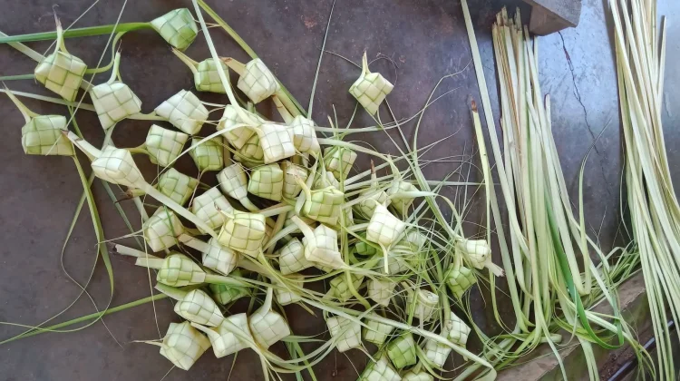Tradisi dan Makna Lebaran Ketupat