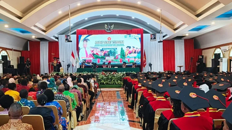 STIH Manokwari Wisuda 224 Sarjana Hukum Angkatan ke-41