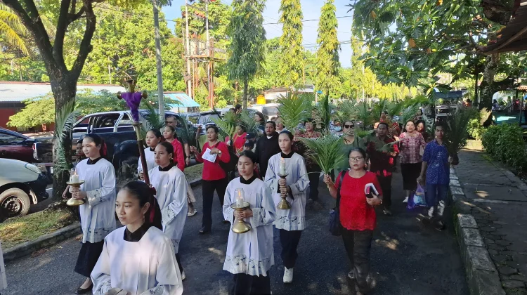 Umat Katolik Diajak Hayati Iman Melalui  Pekan Suci