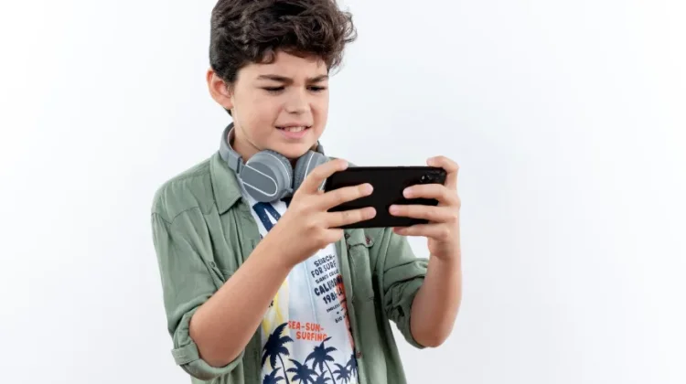 Pengawasan Ruang Digital pada Anak