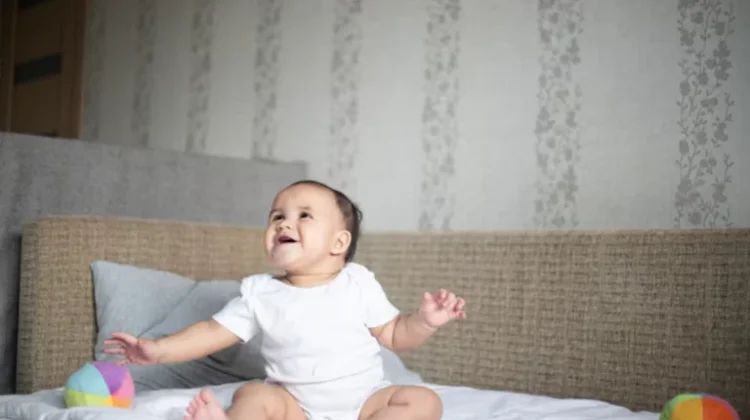 Alasannya dan Hal Aneh dilakukan Bayi yang Perlu diperhatikan