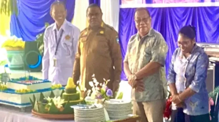 Bupati Hermus Indou Dorong Pembentukan IKA SMAN 1 Manokwari pada Momen HUT ke-59