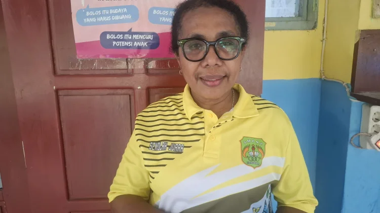 SMP Negeri 2 Manokwari Rayakan HUT ke-47 dengan Jalan Santai