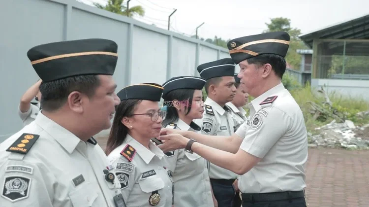 Kanwil Ditjenpas Papua Barat Sematkan Kenaikan Pangkat, Dorong Profesionalisme
