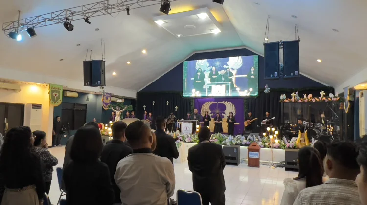 Jumat Agung di JKI Graha Imanuel Berlangsung Khidmat