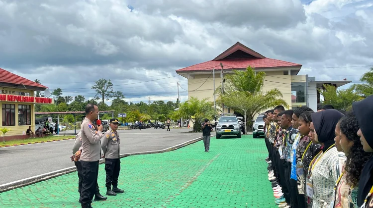 Polres Bintuni Berangkatkan Puluhan Casis Polri Seleksi Lanjutan