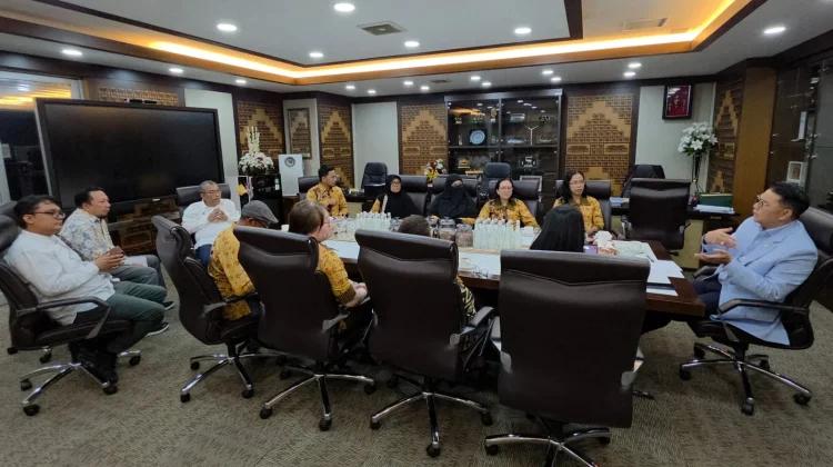 Yayasan Phapeda Bintuni Bahas Pengelolaan Sampah Berkelanjutan di DPR RI