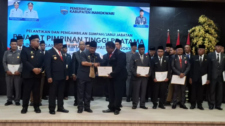 Bupati Manokwari Tunjuk 26 Plt Pejabat OPD, Tegaskan Proses Sesuai Aturan