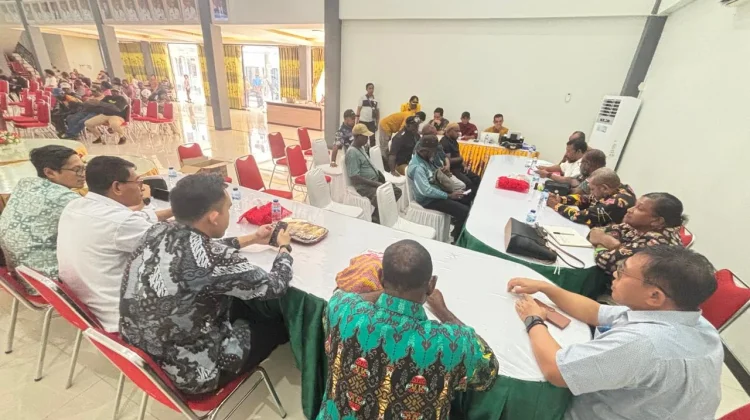Pemkab Bintuni Fasilitasi Musyawarah Kompensasi Tanah Adat