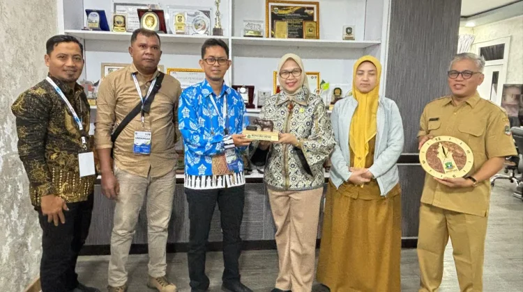 Jejak Sunyi Pengabdian Sitti Ma’ani Nina Sosok Kartini di Birokrasi Banten