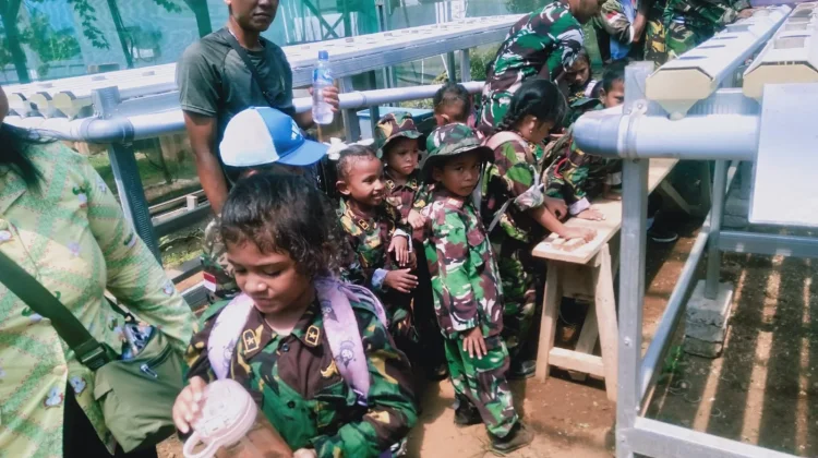 Persit Kasuari Manokwari Ajak Anak Tanamkan Bela Negara sejak Dini