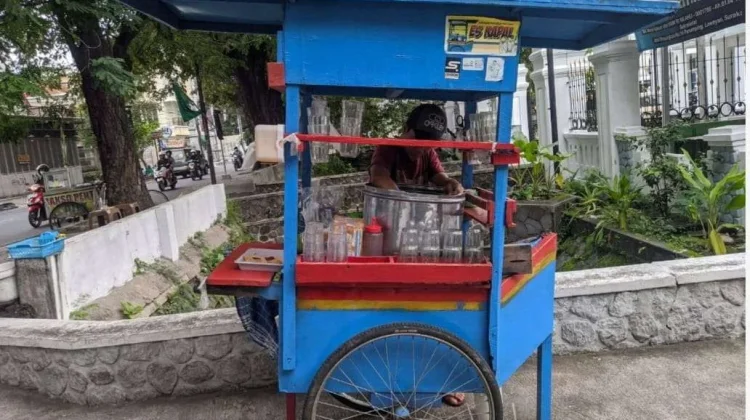 Resep dan Kesegaran Es Kapal Khas Solo