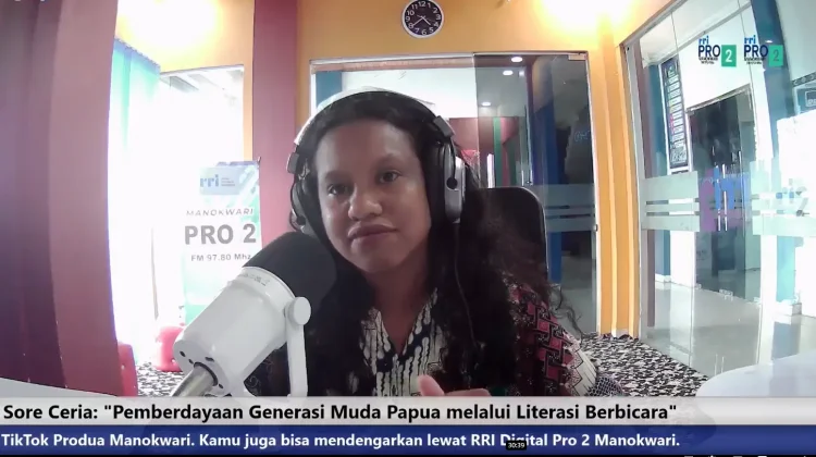 Tekad Dessy Natalya Mengurangi Angka Buta Aksara di Manokwari