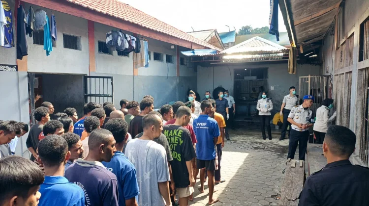 Lapas Manokwari Gelar Penggeledahan Serentak, Wujudkan Zero Halinar