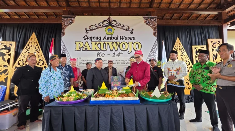 HUT Ke-14 Pakuwojo Bintuni Teguhkan Semangat Persaudaraan