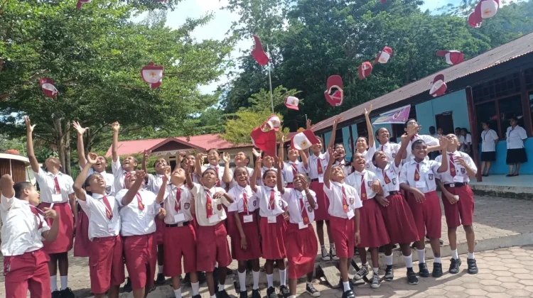 Siswa SD Sowi Indah Ikuti Ujian Akhir Gabungan di SD YPPK Santa Ursula