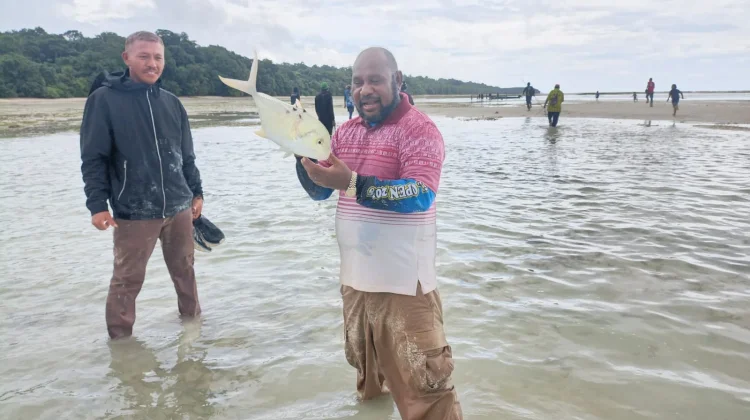Masyarakat Adat Isenebuai Hidupkan Kembali Sasi Laut Jadi Daya Tarik Wisata Papu
