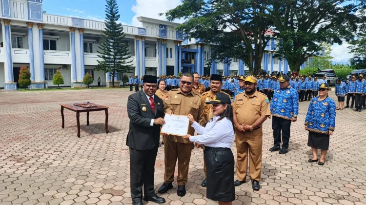 Penantian Belasan Tahun Menjadi Tenaga Honorer Kini Resmi Raih Status CPNS