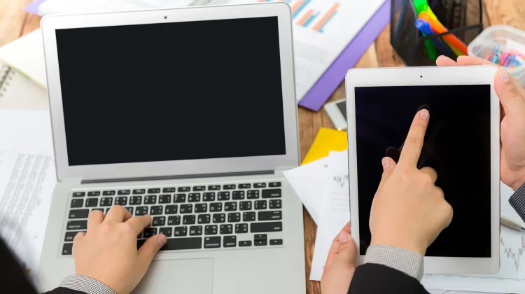 Tablet atau Laptop, Mana Lebih Cocok Buat Kuliah?
