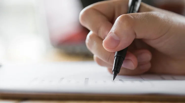 Asal Usul Tinta Bulpoin yang Dipakai Sehari-Hari