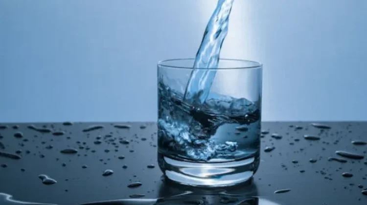 Jangan salah pilih! Ini perbedaan air mineral dan demineral