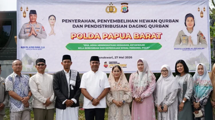 Polda Papua Barat Gelar Shalat Iduladha dan Distribusi Daging Qurban