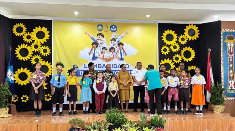 Lomba Pidato Bahasa Inggris Meriahkan HUT Teluk Bintuni ke-23