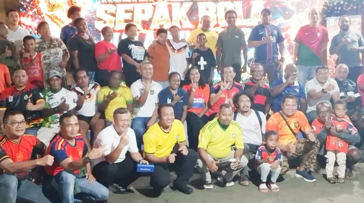 Pangdam XVIII/Kasuari Nobar Piala Dunia di Kampung Piala Dunia Fanimo