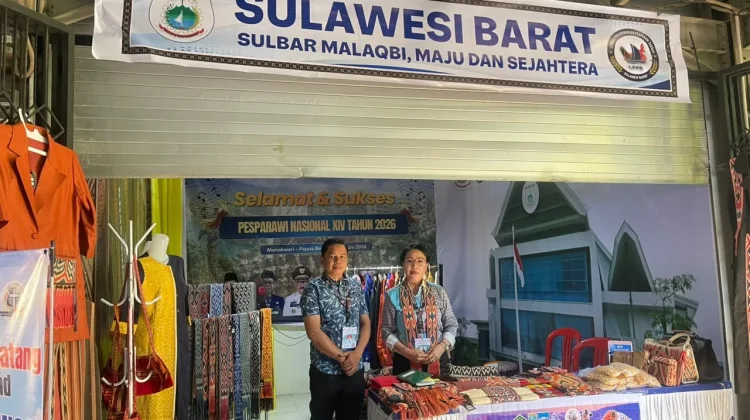 Dari Mamasa hingga Mamuju Tenun Sulawesi Barat Warnai Pameran Pesparawi XIV