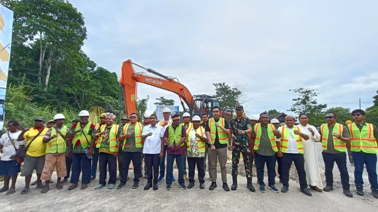 Pemkab Bintuni Lanjutkan Jalan Dua Jalur Sepanjang 10 Km
