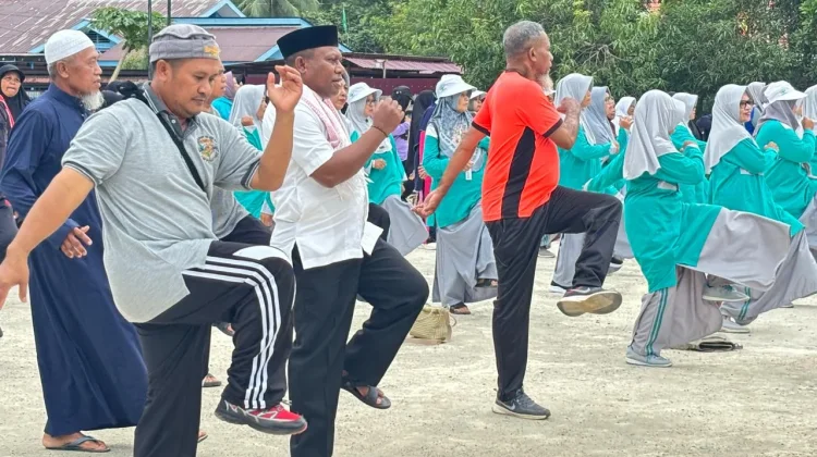Muslimat NU Teluk Bintuni Santuni Anak Yatim di Peringatan 10 Muharam