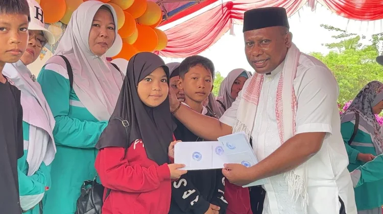 Muslimat NU Teluk Bintuni Santuni Anak Yatim di Peringatan 10 Muharam