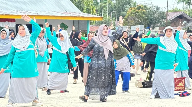 Muslimat NU Teluk Bintuni Santuni Anak Yatim di Peringatan 10 Muharam