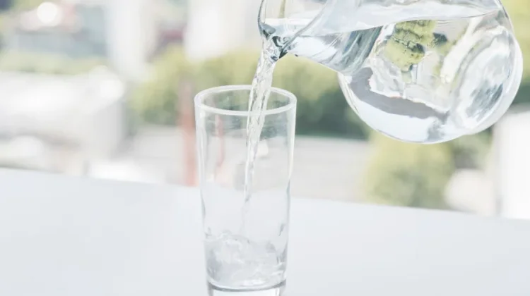Manfaat Minum Air Putih Bagi Tubuh