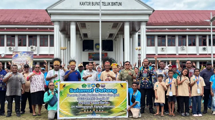 Bupati Bintuni Sambut Hangat Kontingen Pesparani Teluk Wondama 2026