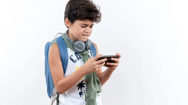 Cara Mengatasi Kecanduan Gadget pada Anak