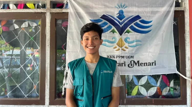 KKN UGM Hadirkan Inovasi Perahu Bermesin dan Program Pendidikan di Manokwari