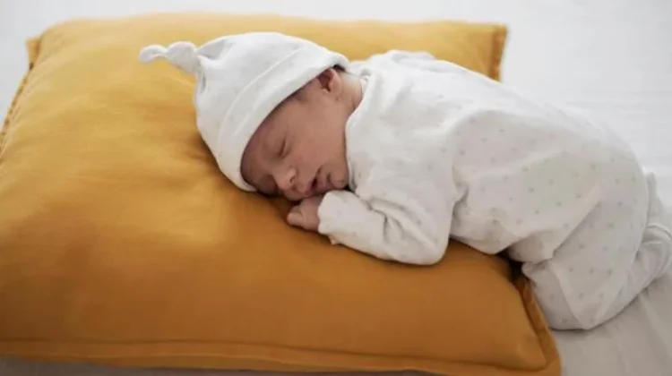 Penjelasannya tentang usia Berapa Bayi Mulai Tidur Sepanjang Malam?