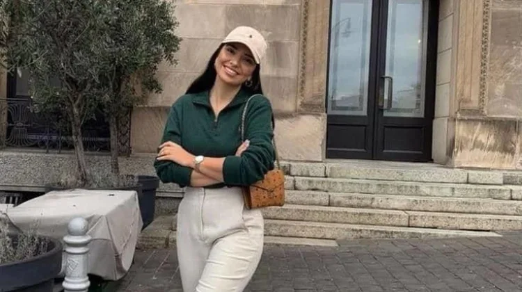 Warna ivory cocok untuk kulit apa dalam dunia fashion?
