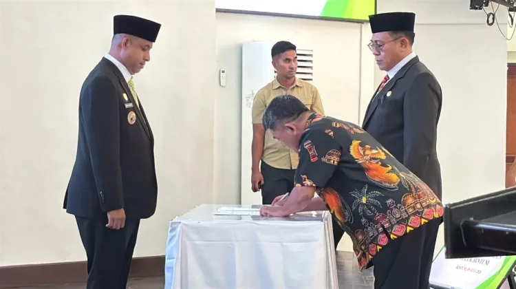 Putu Suratna Rangkap Pj Sekda dan Plt Inspektur Teluk Bintuni Resmi