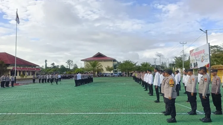 Kapolres Teluk Bintuni Tekankan Disiplin dan Pelayanan Prima di Apel
