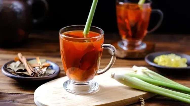 Minuman Hangat untuk Mengurangi Stres saat Bekerja