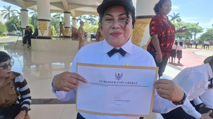 Honorer sejak 2019 Bersyukur Resmi Diangkat sebagai PPPK Pemprov Papua Barat