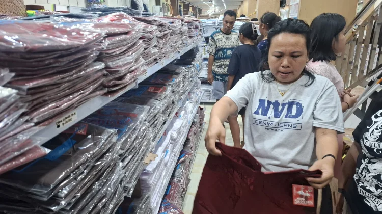 Penjualan Perlengkapan Sekolah di Grand Zam Zam Manokwari Meningkat
