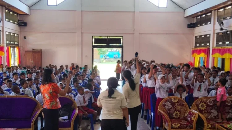 Kemenag Teluk Wondama Tanamkan Nilai Moderasi Beragama kepada Siswa Baru.