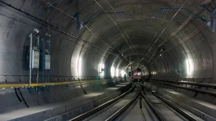 Terowongan Terpanjang Dunia ternyata Menembus Pegunungan Alpen Swiss