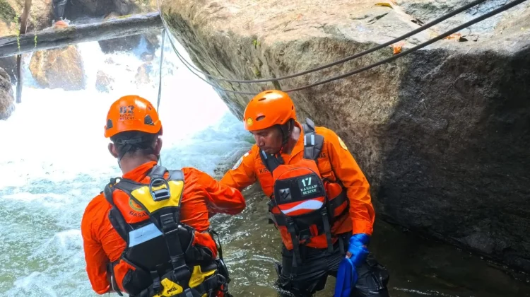 Tim SAR Lanjutkan Pencarian Korban Hanyut Air Terjun Memti Pegaf