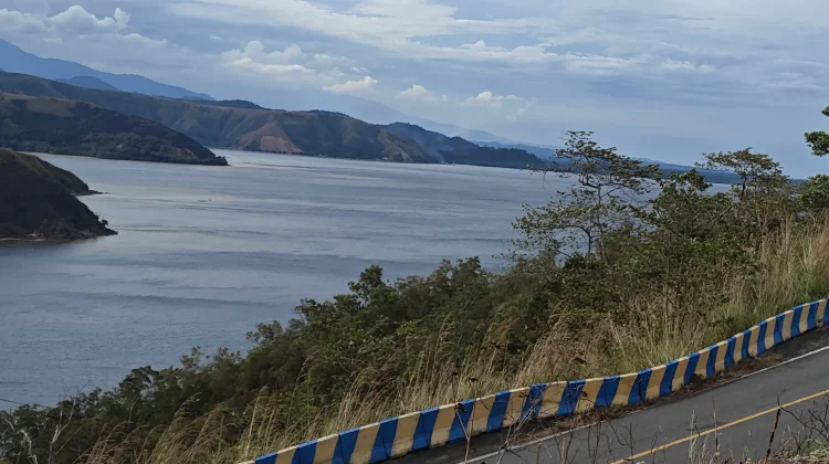 Misteri Keindahan  Gunung Botak  Magnet Wisata di  Manokwari Selatan