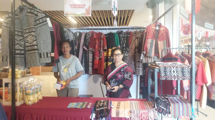 Flobamora Perkenalkan Tenun Timor Lewat Pameran Budaya