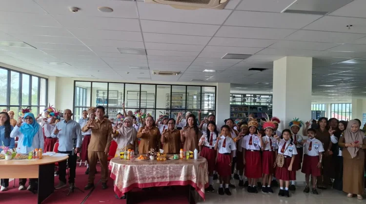 Cerita Kepahlawanan Papua Hidupkan Literasi Generasi Muda
